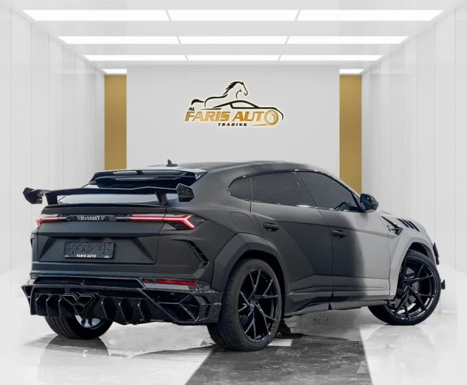 Lamborghini Urus in Dubai mileage 20000 only AED 1080000
