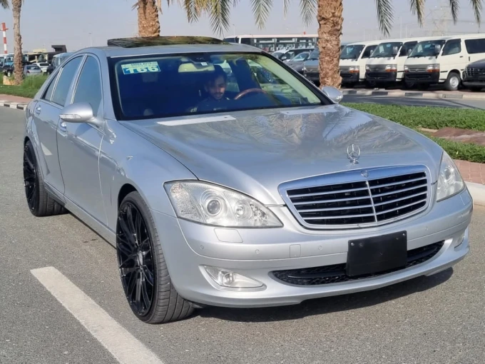Mercedes-Benz S-Class in Dubai mileage 16000 only AED 41000