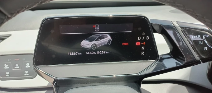 Volkswagen ID.3 in Dubai mileage 19000 only AED 75000