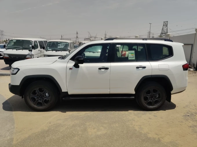 Toyota Land Cruiser in Dubai mileage 0 only AED 345000