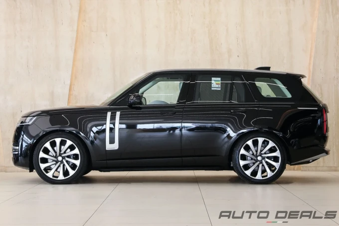 Land Rover Range Rover in Dubai mileage 55 only AED 959000