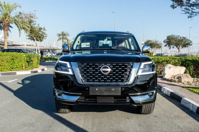 Nissan Patrol in Dubai mileage 4000 only AED 290000