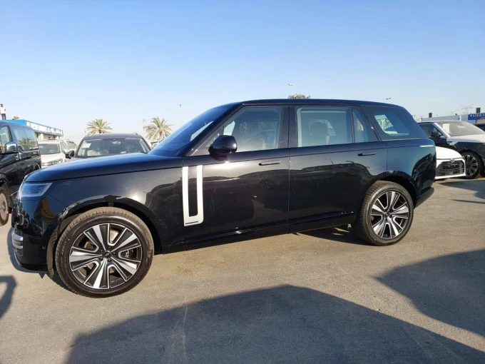 Land Rover Range Rover in Dubai mileage 0 only AED 850000