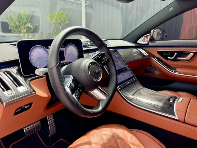 Mercedes-Benz S-Class in Dubai mileage 14000 only AED 780000