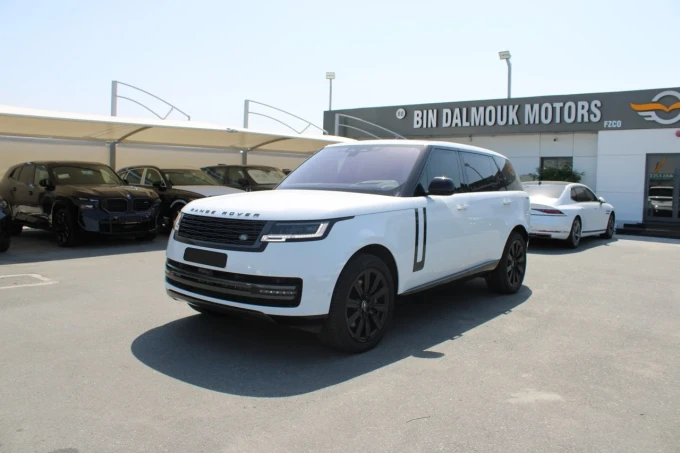 Land Rover Range Rover in Dubai mileage 92 only AED 800000