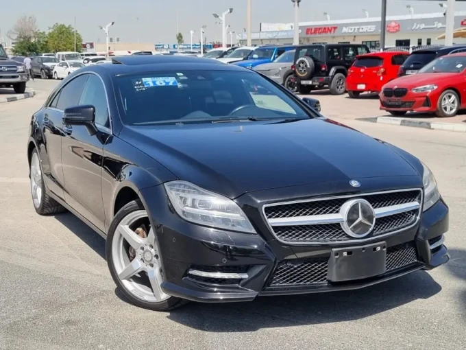 Mercedes-Benz CLS-Class in Dubai mileage 38000 only AED 76000