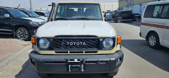 Toyota Land Cruiser 76 series in Dubai mileage 0 only AED 245000