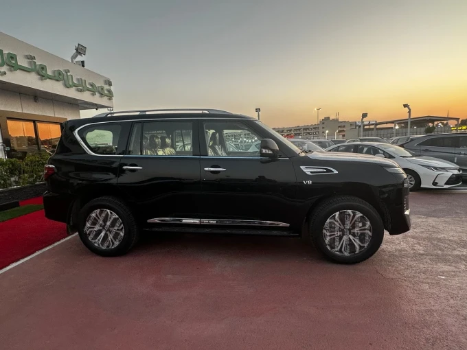 Nissan Patrol in Dubai mileage 0 only AED 250000