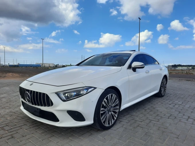 Mercedes-Benz CLS-Class in Dubai mileage 41000 only AED 134000