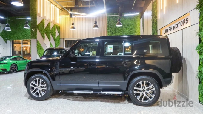 Land Rover Defender in Dubai mileage 0 only AED 380000