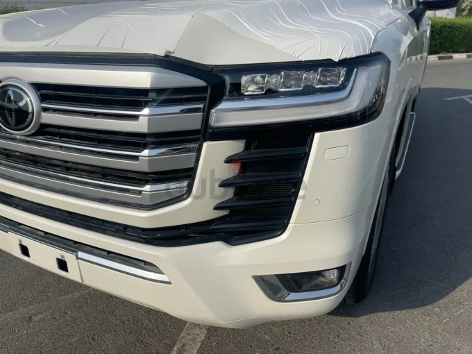 Toyota Land Cruiser in Dubai mileage 0 only AED 320000