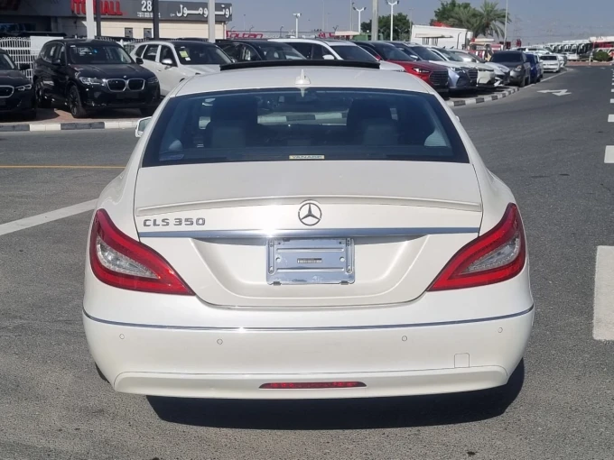 Mercedes-Benz CLS-Class in Dubai mileage 47000 only AED 66000