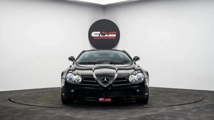 Mercedes-Benz SLR in Dubai mileage 7300 only AED 1420000