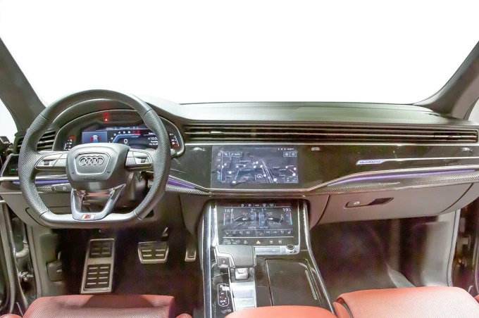 Audi SQ8 in Dubai mileage 18418 only AED 390000