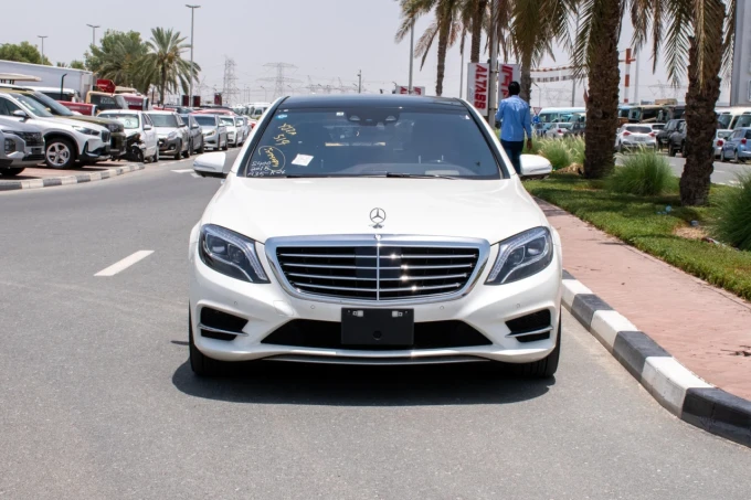 Mercedes-Benz S-Class in Dubai mileage 26000 only AED 135000