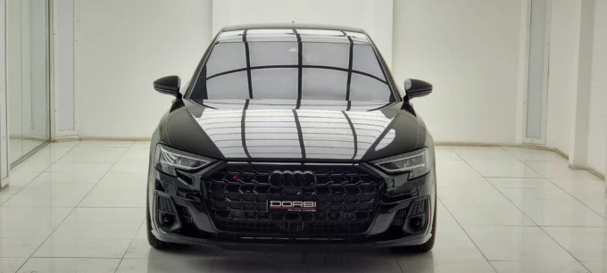 Audi S8 in Abu Dhabi mileage 4500 only AED 429000