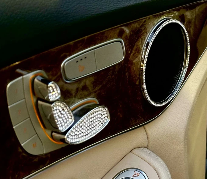 Mercedes-Benz C-Class in Dubai mileage 28000 only AED 70000