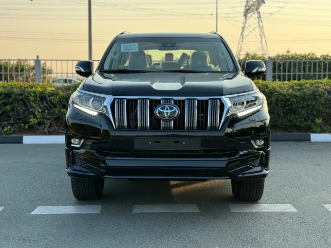Toyota Prado in Dubai mileage 0 only AED 230000