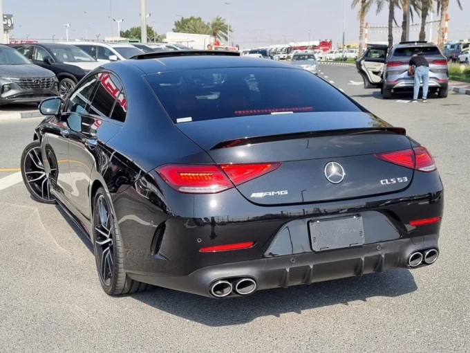 Mercedes-Benz CLS-Class in Dubai mileage 46000 only AED 255000