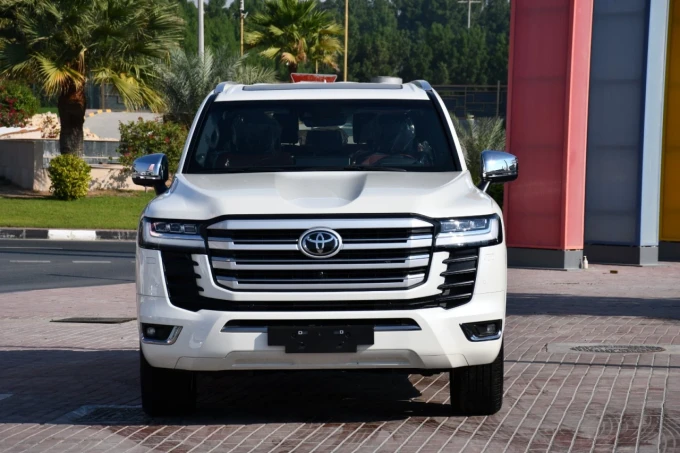 Toyota Land Cruiser in Dubai mileage 0 only AED 320000