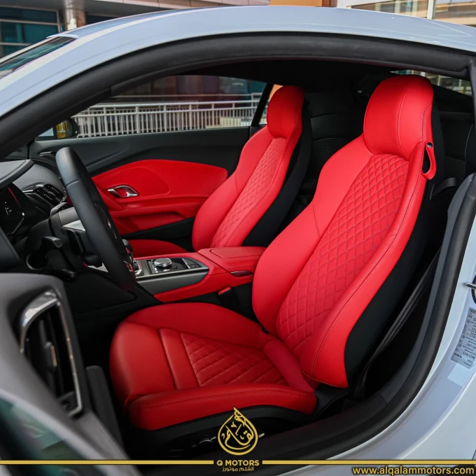 Audi R8 in Dubai mileage 4000 only AED 670000