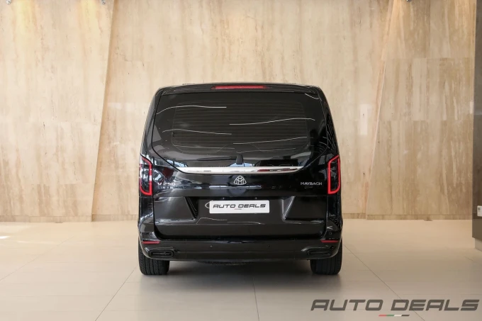 Mercedes-Benz Viano in Dubai mileage 18507 only AED 425000