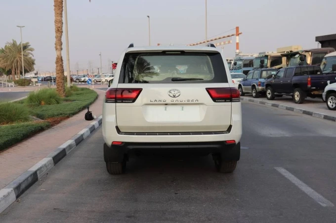 Toyota Land Cruiser in Dubai mileage 0 only AED 330000