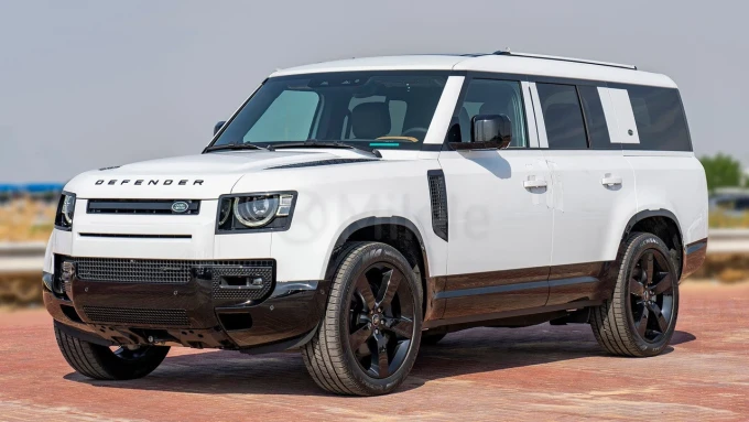 Land Rover Defender in Dubai mileage 0 only AED 400000