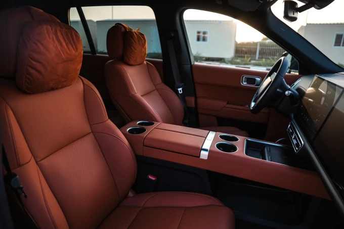 Li Auto L9 in Dubai mileage 15 only AED 322000