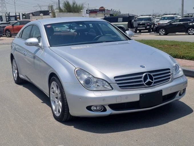 Mercedes-Benz CLS-Class in Dubai mileage 40000 only AED 29000
