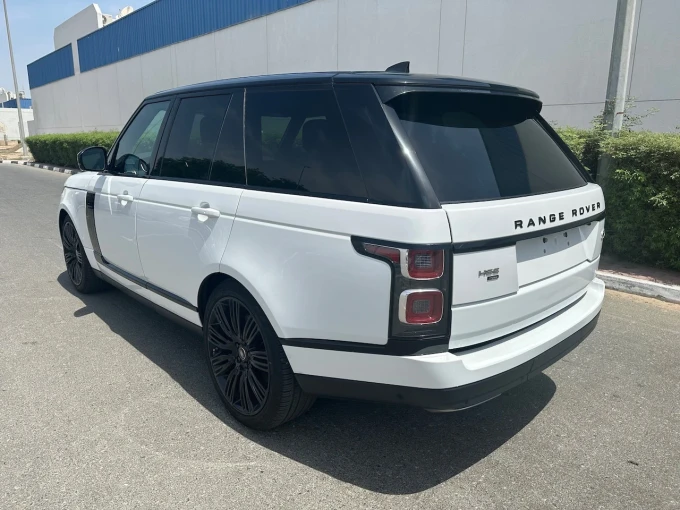 Land Rover Range Rover in Dubai mileage 27734 only AED 280000
