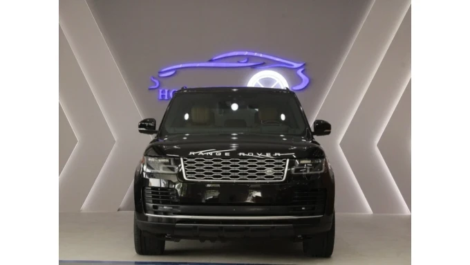 Land Rover Range Rover in Dubai mileage 28000 only AED 299000