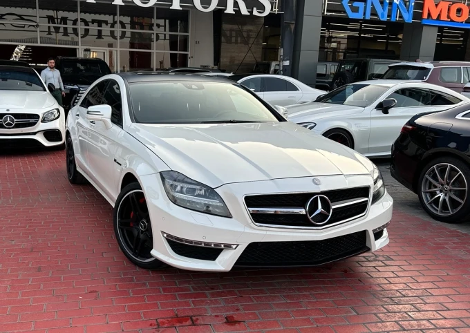 Mercedes-Benz CLS-Class in Dubai mileage 42000 only AED 89000