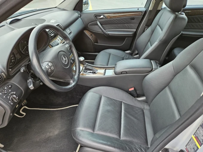 Mercedes-Benz C-Class in Dubai mileage 27380 only AED 24500