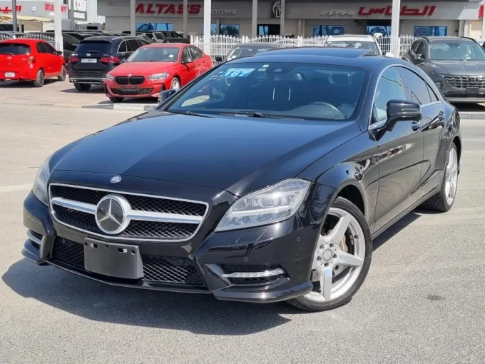 Mercedes-Benz CLS-Class in Dubai mileage 38000 only AED 76000