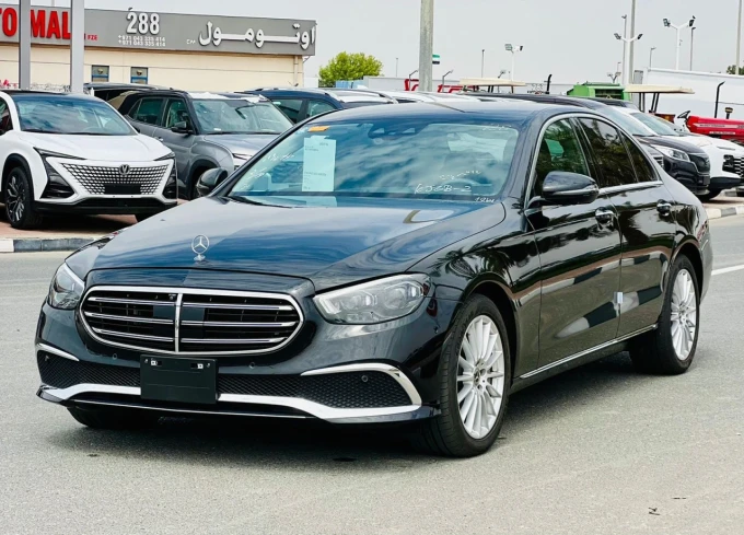 Mercedes-Benz E-Class in Dubai mileage 18874 only AED 210000
