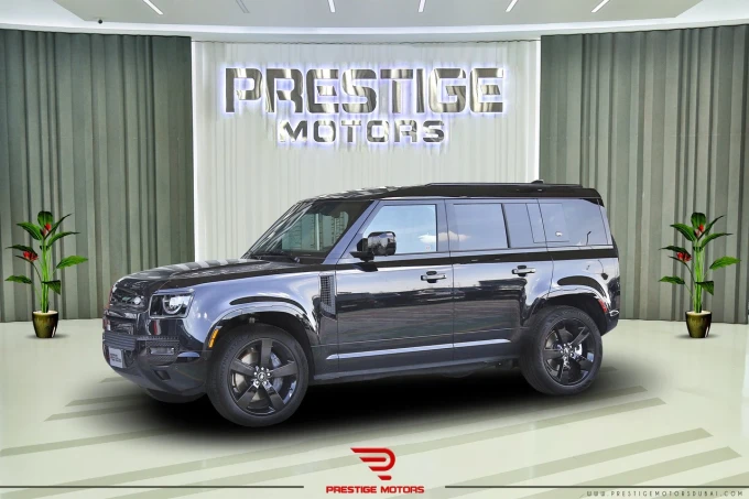 Land Rover Defender in Dubai mileage 20 only AED 400000