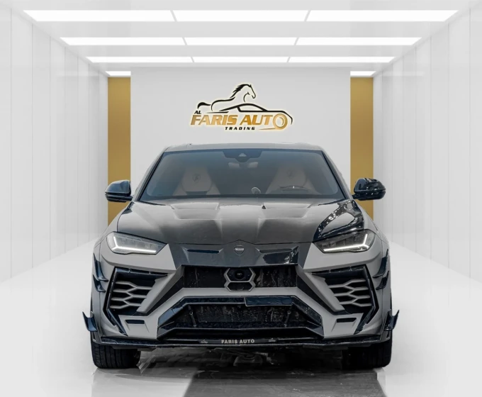 Lamborghini Urus in Dubai mileage 20000 only AED 1080000
